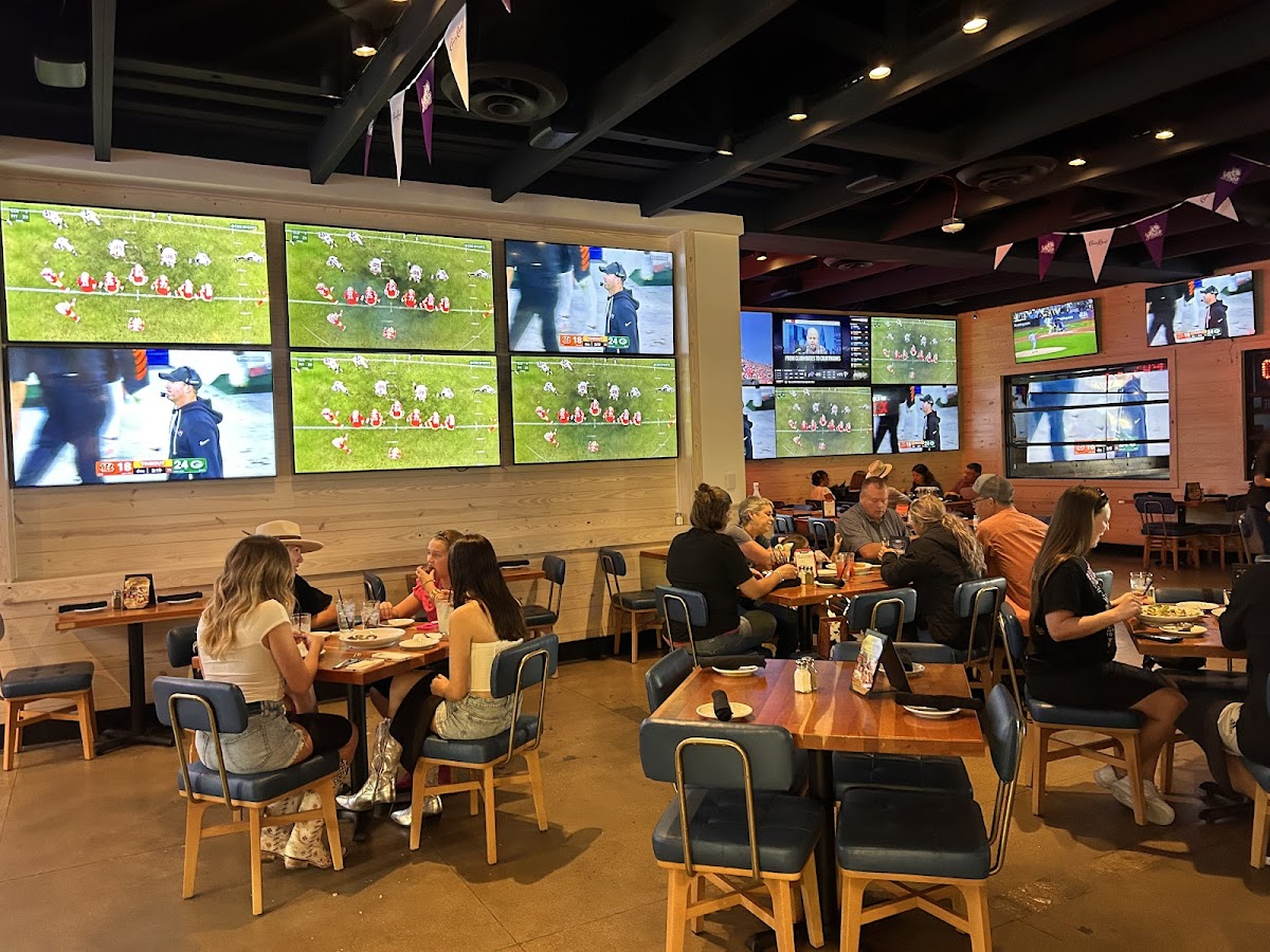 Rex's Bar & Grill Photos 2